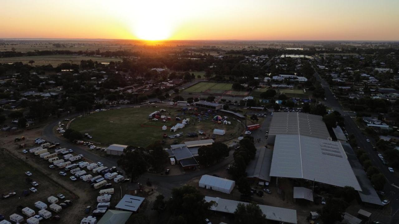 Tatura Country Motel Eksteriør bilde